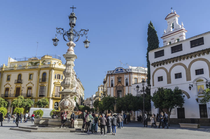Sevilla 186 - plaza Vírgen de Los Reyes.jpg